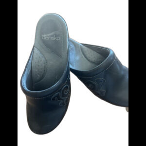 Dansko Women's Black Leather Clogs Slip On Size 37 Embroidered Pattern Nurse 6.5